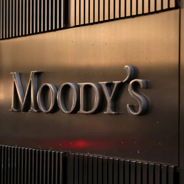 Moody's mejoró la calificación de la deuda argentina: cómo impacta en la economía