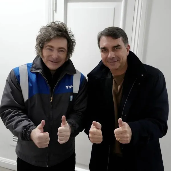 Javier Milei viaja a Brasil para apoyar la candidatura de Flávio Bolsonaro