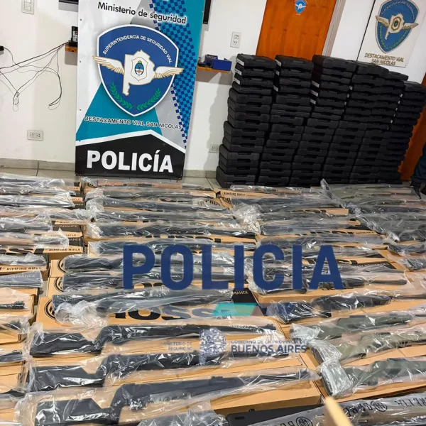 Detuvieron a un hombre que trasladaba 131 armas de fuego sin autorización en la Ruta 9