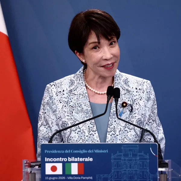 "Duermo de cero a tres horas": las declaraciones de la primera ministra que alarman a Japón