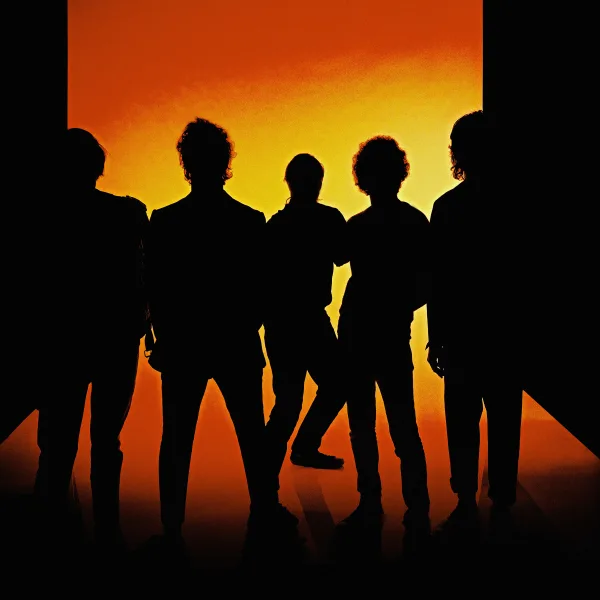 The Strokes revela su muy anticipado nuevo álbum Reality Awaits