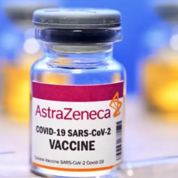 Demandan a AstraZeneca y al Estado por presuntos daños tras una vacuna contra el Covid-19