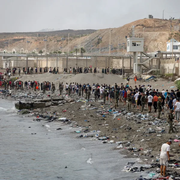 Crisis migratoria en Ceuta: más de 37.000 personas regresaron a Marruecos en medio de un fuerte despliegue militar
