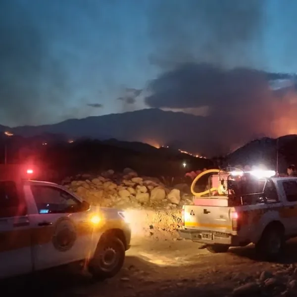 Incendios en La Rioja: se controló el 70% de los focos, pero hay alerta naranja por viento zonda