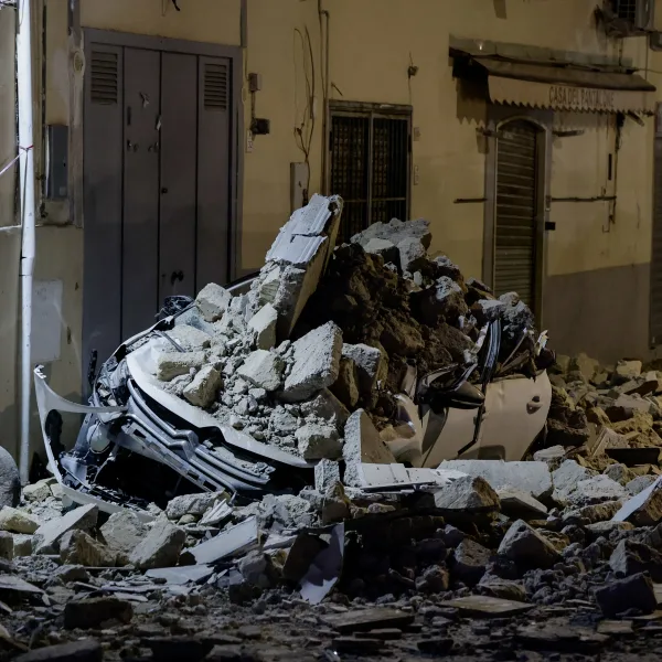 Terremoto en Italia: 26 heridos y evacuaciones en Nápoles
