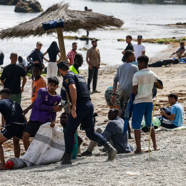 Crisis migratoria en Ceuta: ya son 57 los muertos y España refuerza el control fronterizo