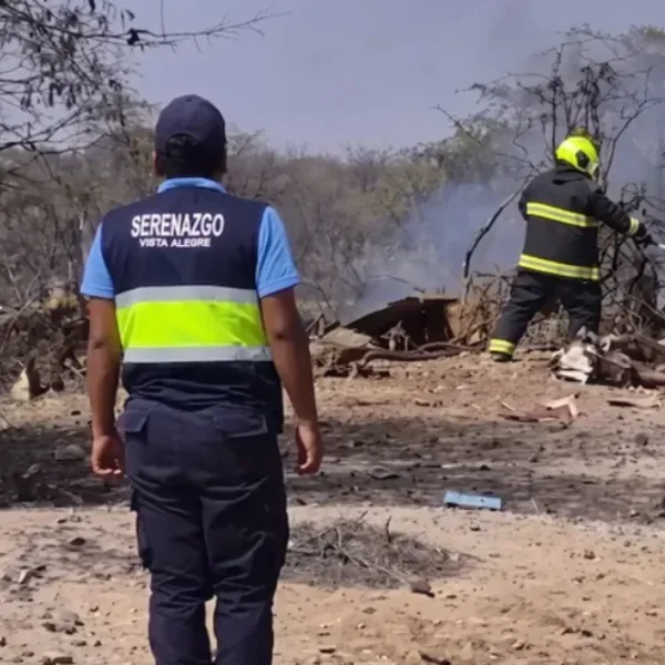 Tragedia en Perú: cayó una avioneta turística sobre las Líneas de Nasca y murieron 13 personas