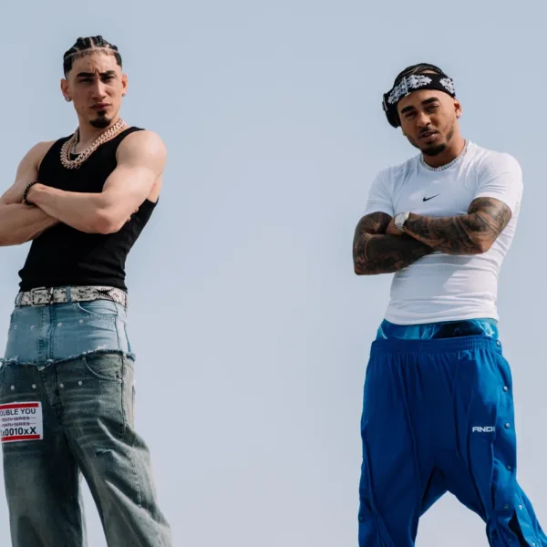 Ozuna y Omar Courtz encienden la temporada con “Zizi”
