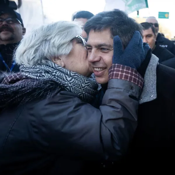 Kicillof en la marcha de San Cayetano: "Los salarios no alcanzan para cubrir cuestiones básicas"