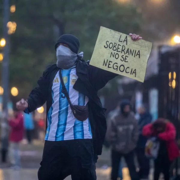 Gases y balas de goma en las afueras del Congreso: 12 detenidos tras la represión policial