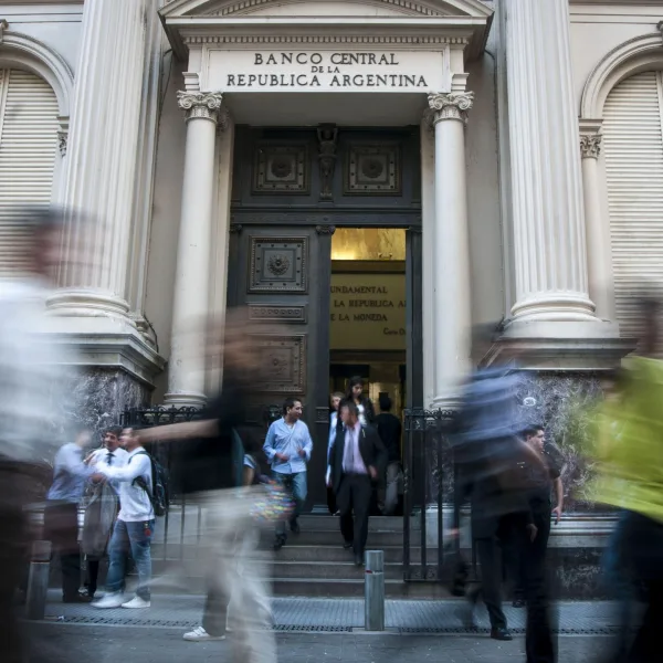 El REM del Banco Central prevé un dólar a $1.652 para fin de año e inflación del 2% en julio
