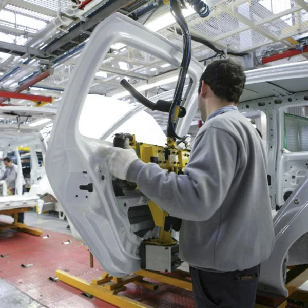 Pese al repunte de junio, la industria cayó 2,2% en el primer semestre del año