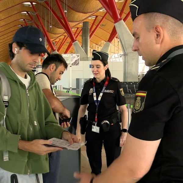 Crisis migratoria en Ceuta: España volvió a controlar pasaportes de viajeros procedentes de Italia