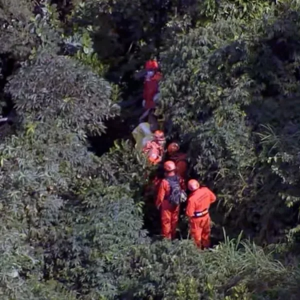Tragedia en Río de Janeiro: una familia murió al caer un helicóptero turístico