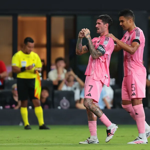 El gesto de De Paul para Messi en medio del dolor por la muerte de su padre