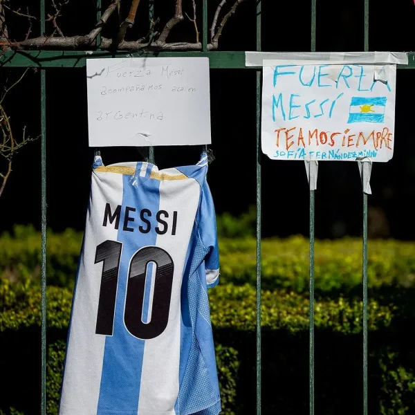 “Fuerza, Leo”: los mensajes que recibió Messi en Rosario