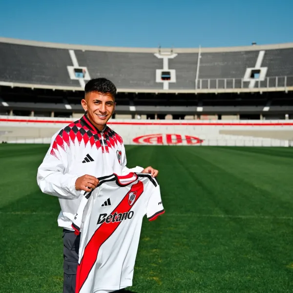 River Plate oficializó la incorporación de Thiago Almada