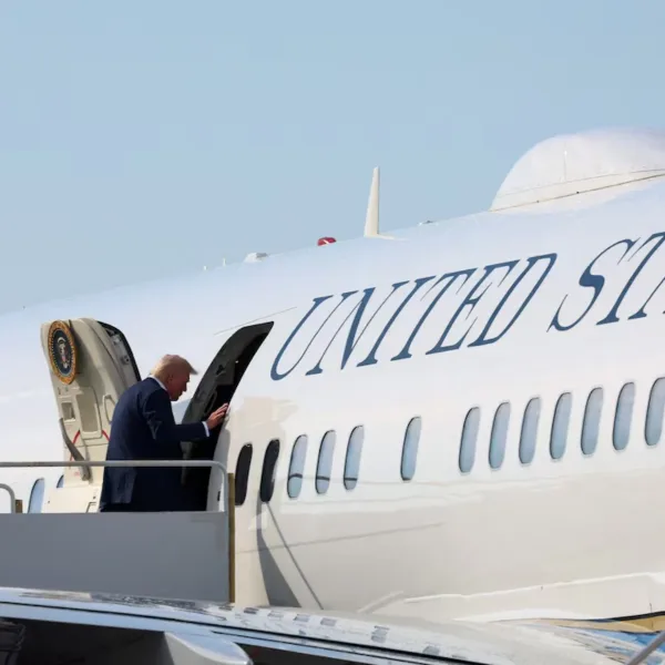Un avión señuelo y un vuelo secreto: revelan un plan secreto para sacar a Trump de Turquía