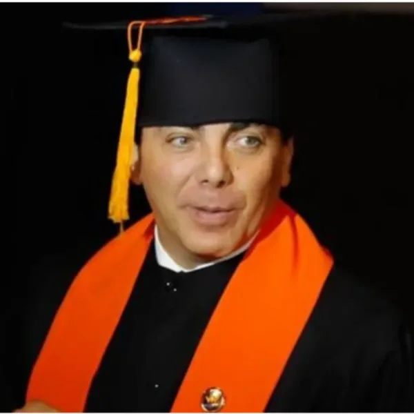 Cristian Castro terminó la secundaria a los 51 años