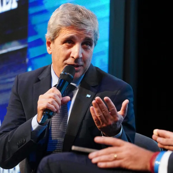 El Gobierno flexibilizó los préstamos en dólares para volcar divisas y bajar las tasas