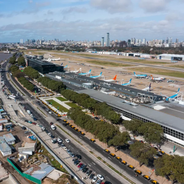 Conflicto en Aeroparque: denuncian un despido "antisindical" y anuncian protestas