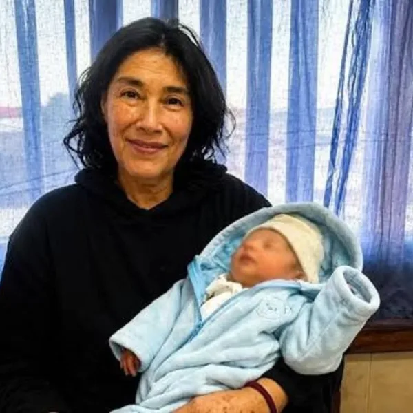 Mabel Frías fue madre a los 62 años y recibió el alta junto a su hijo en San Nicolás