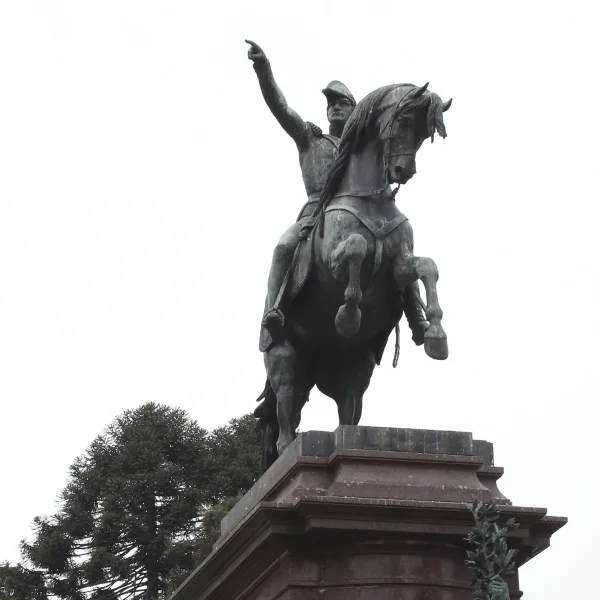 Milei encabezará el homenaje a San Martín en Retiro