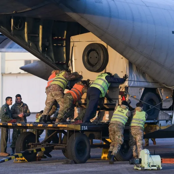 Partió el contingente argentino con ayuda humanitaria para Colombia