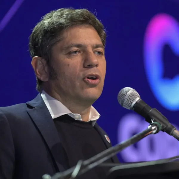 Kicillof desmintió que hayan detenido a una funcionaria bonaerense