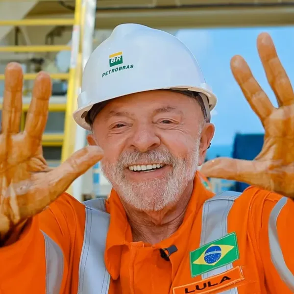 Lula aventaja a Flávio Bolsonaro por cuatro puntos en un balotaje, según Datafolha
