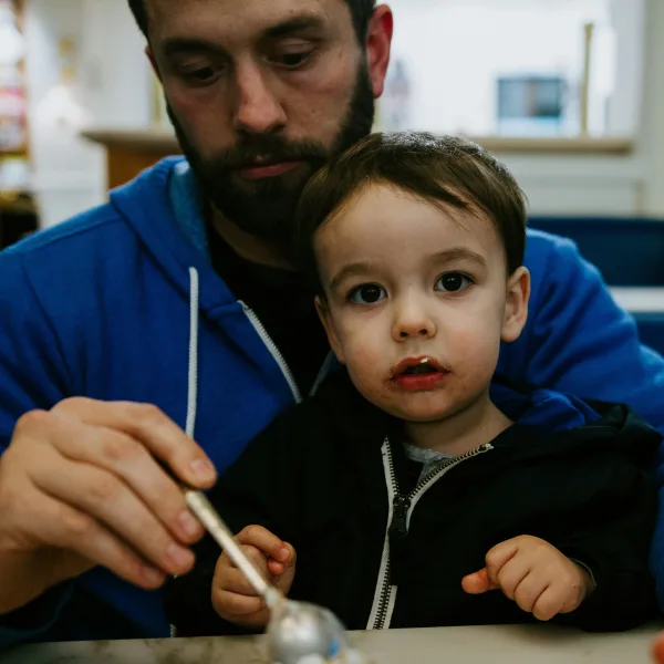 Atragantamiento en niños: qué hacer ante una emergencia y cómo prevenirlo