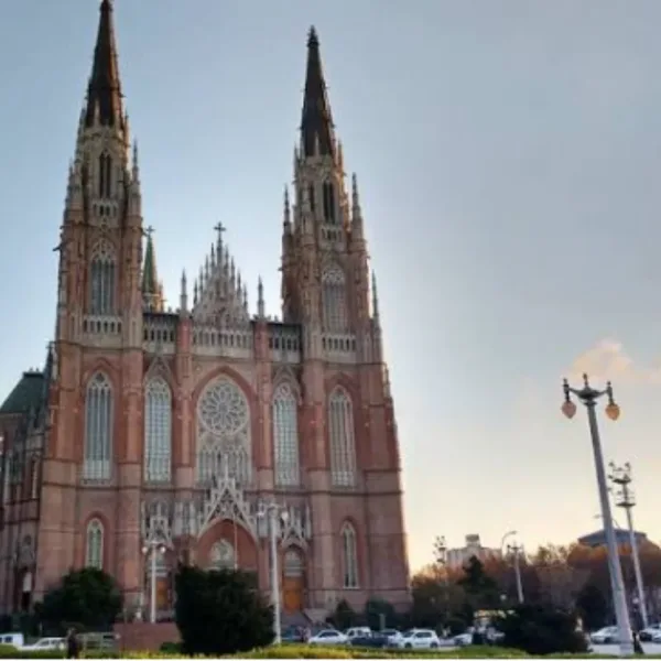 La Catedral de La Plata fue elegida como "la más linda del mundo"