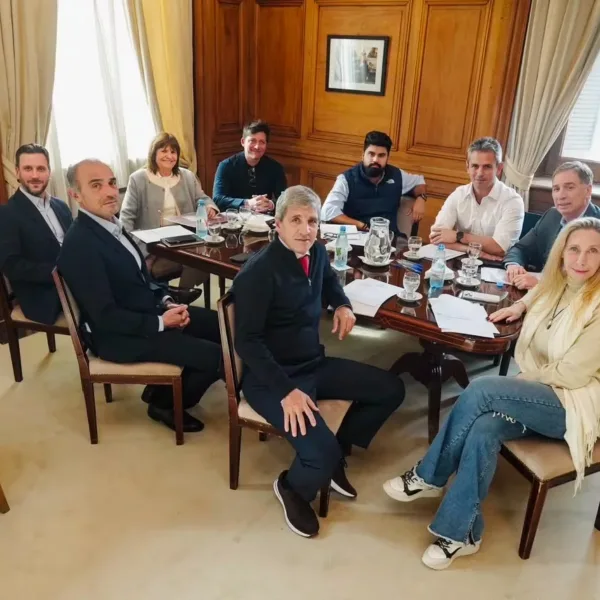 La mesa política del Gobierno se reúne antes de una sesión clave en Diputados