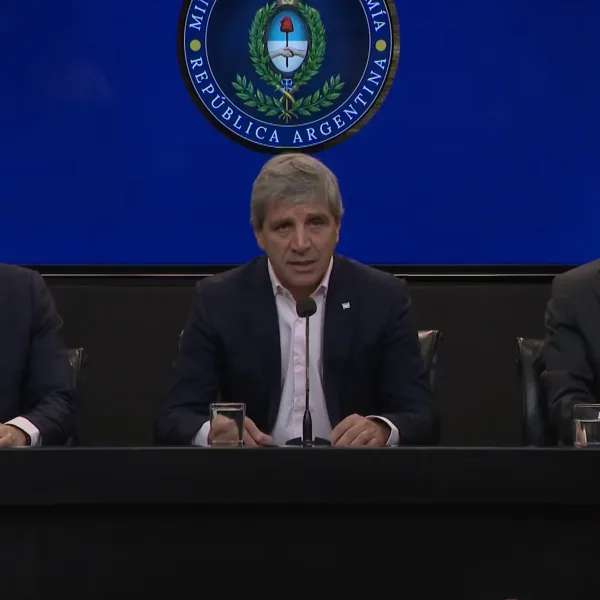 Caputo anunció una línea de créditos hipotecarios con fondos de la ANSES