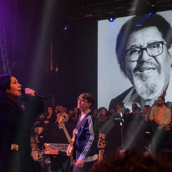 Cindy Cats homenajeó a Rubén Rada en su tercer show consecutivo agotado en Amérika