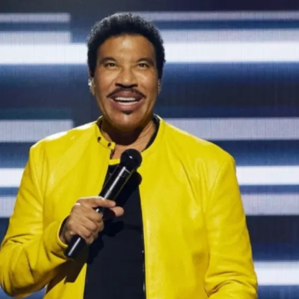 Lionel Ricchie fue internado de urgencia tras un show