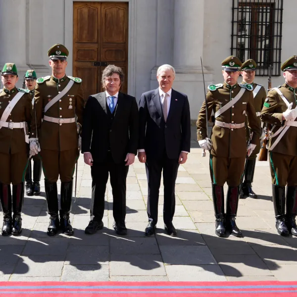 Causa Malvinas: Kast ratificó ante Milei el apoyo de Chile a la Argentina