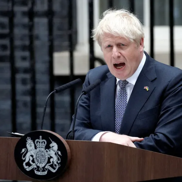 Boris Johnson pidió refuerzos militares en las Islas Malvinas tras el discurso de Milei