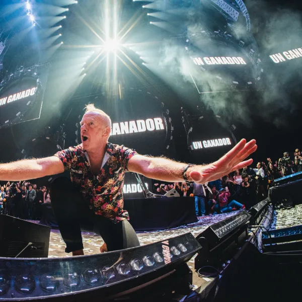 FATBOY SLIM rindió homenaje a Messi, al Indio Solari y Norberto Degoas en una noche inolvidable