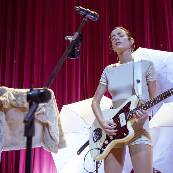 “Un Día de Verano” de Zoe Gotusso suma una nueva noche en Buenos Aires