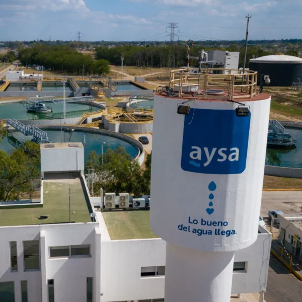 Privatización de AySA: dos grupos económicos avanzan en la licitación del servicio