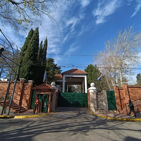 Polémica en Olivos: desplazan al personal civil y la Casa Militar asume la seguridad