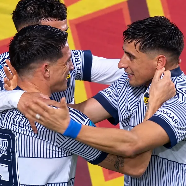Bajo la lluvia, Boca le ganó 2-0 a San Lorenzo en el clásico