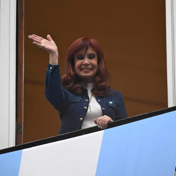La Justicia prorrogó la detención domiciliaria de Cristina Kirchner en San José 1111