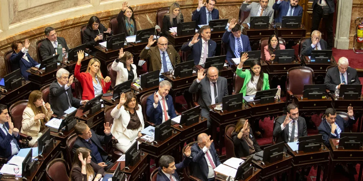 El Senado aprobó con modificaciones la reforma de la Carta Orgánica del BCRA y el proyecto vuelve a Diputados