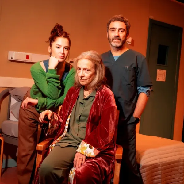 Llega al teatro "Las Gratitudes" la obra basada en el libro de  Delphine de Vigan