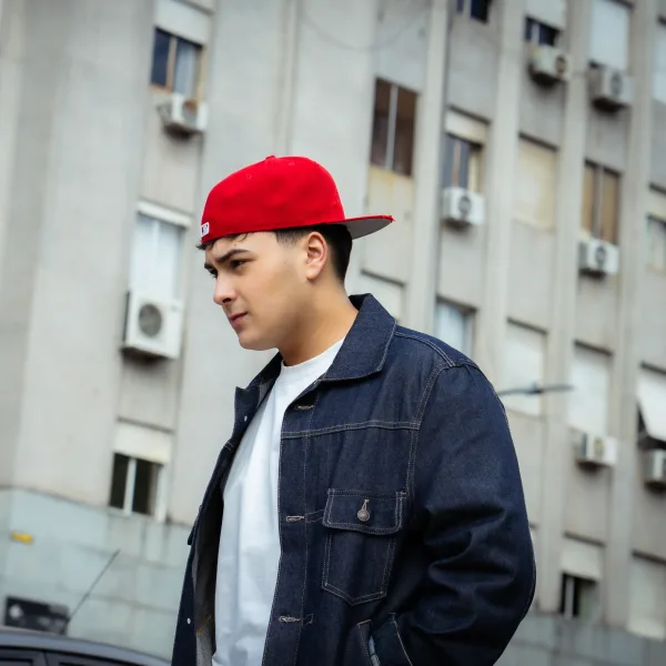 Max Carra presenta su nuevo single "Te quiero"