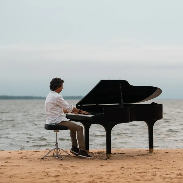 Jorge Rojas presenta “Sincero” el primer single y videoclip de su nueva etapa discográfica “Piano & Voz” 
