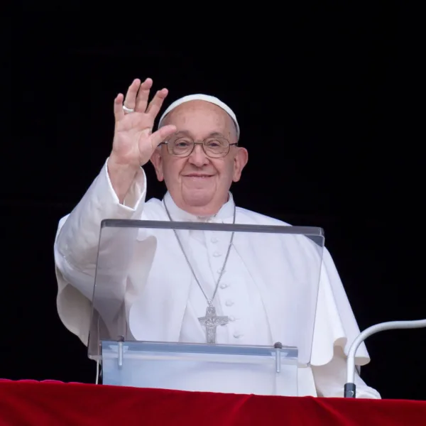El Vaticano anunció la publicación del diario personal del papa Francisco