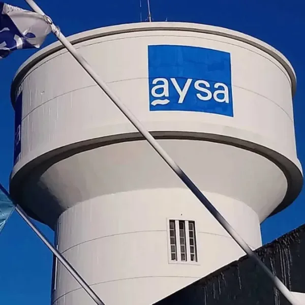 Privatización de AySA: dos consorcios avanzaron a la etapa final y el jueves se conocerán las ofertas